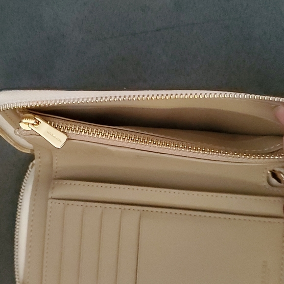 🌈 Rainbow Coach Wallet - Picture 4 of 8